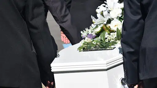 coûte un enterrement